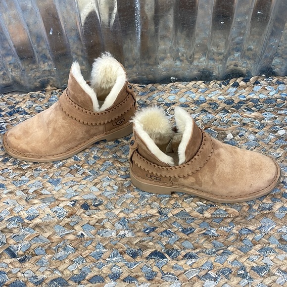 UGG booties - Picture 4 of 7